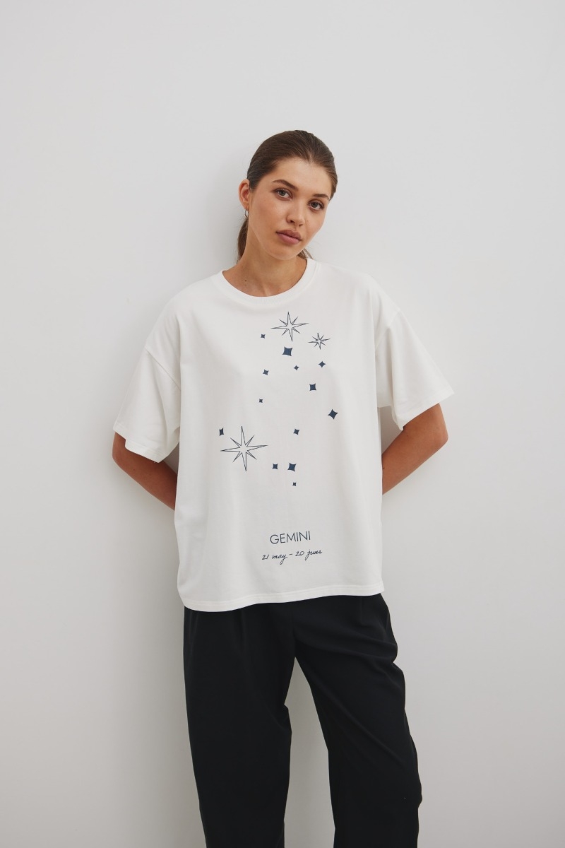 Tshirt oversize z nadrukiem w kolorze ECRU- ZODIAC / GEMINI