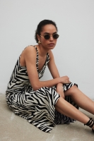 Sukienka na ramiączkach w print, w kolorze BLACK & BEIGE-  ILUSION