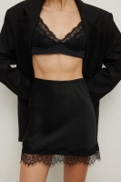 Mini spódniczka z koronka w kolorze BLACK - CHIC
