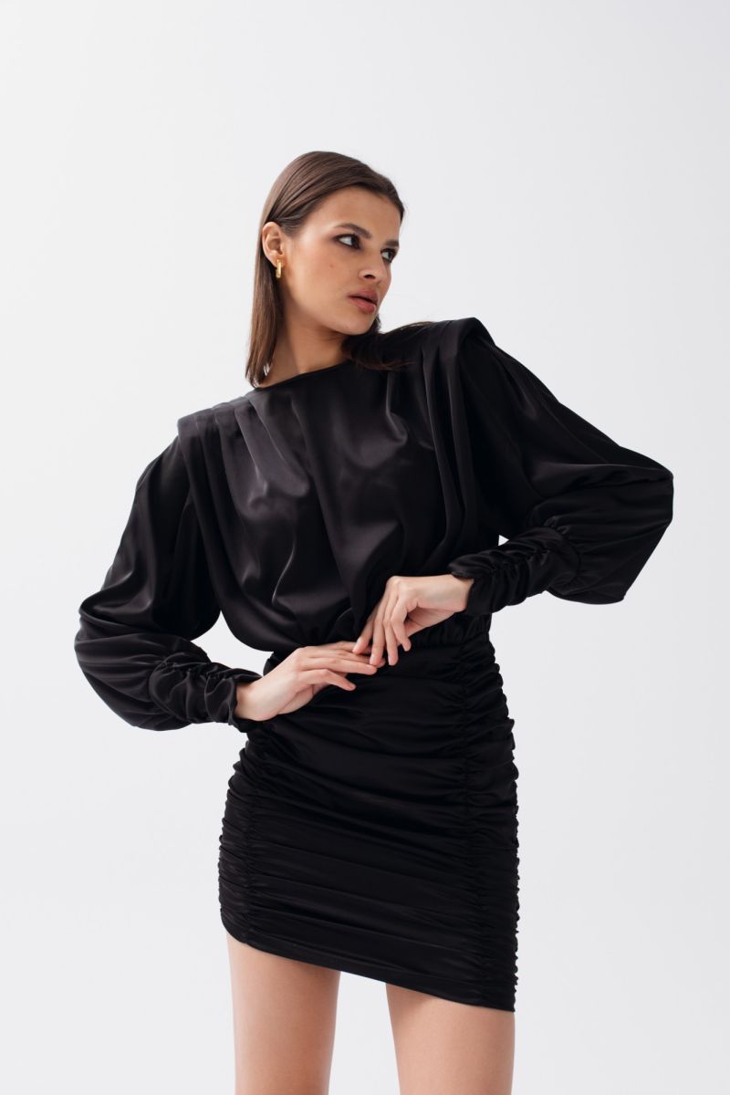 Sukienka z drapowaniem w kolorze czarnym - IMOGEN