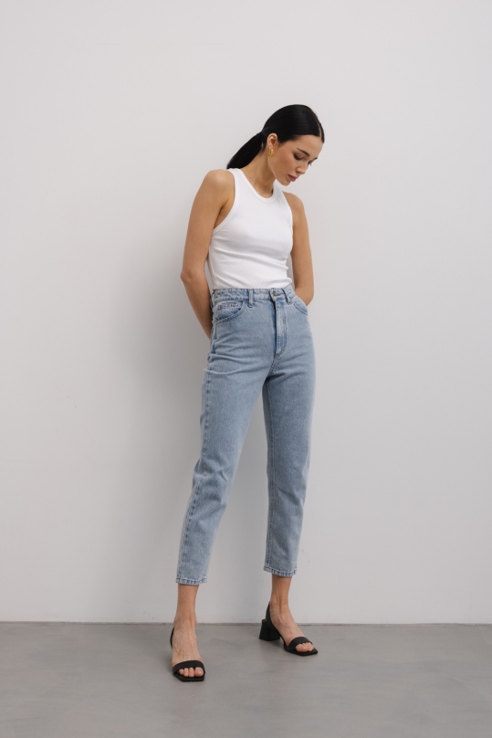 SPODNIE TYPU MOM FIT W KOLORZE CLASSIC BLUE JEANS - STONE