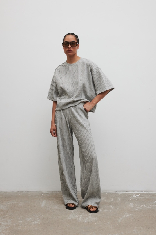 Spodnie z dzianiny strukturalnej w kolorze COOL GREY - TIDAL