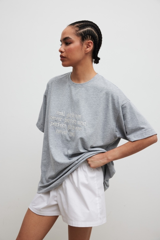 T-shirt typu oversize z HAFTEM w kolorze GREY MELANGE - VERITE