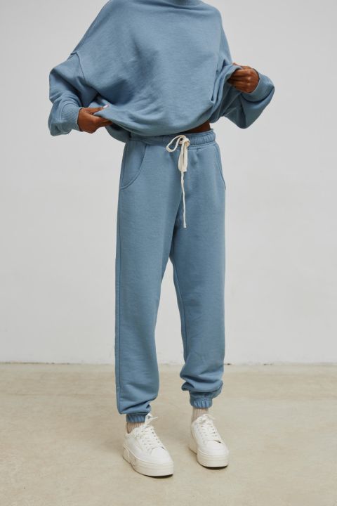 Spodnie dresowe typu jogger w kolorze BLUE MARINA  - DRIPS