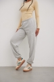 Spodnie typu jogger z HAFTEM  w kolorze GREY MELANGE - NEVIS