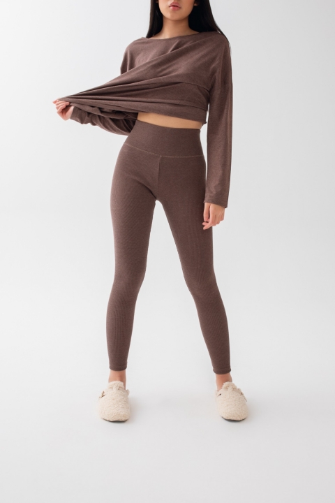 LEGGINSY DAMSKIE Z PRĄŻKOWANEJ DZIANINY W KOLORZE MILK CHOCOLATE MELANGE - HIPS