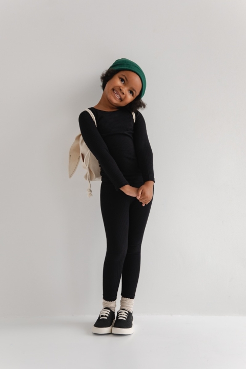 MINI legginsy z elastycznego prążka w kolorze TOTALLY BLACK - HIPS 
