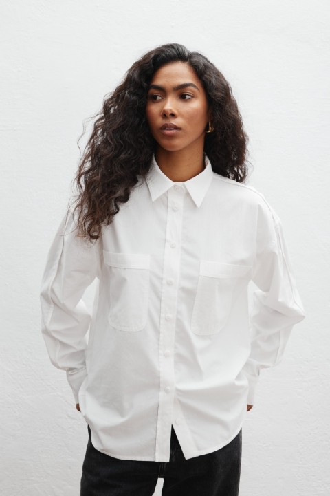 Koszula o prostym kroju w kolorze WHITE CREAM - SNOFFI Koszula o prostym kroju w kolorze WHITE CREAM - SNOFFI