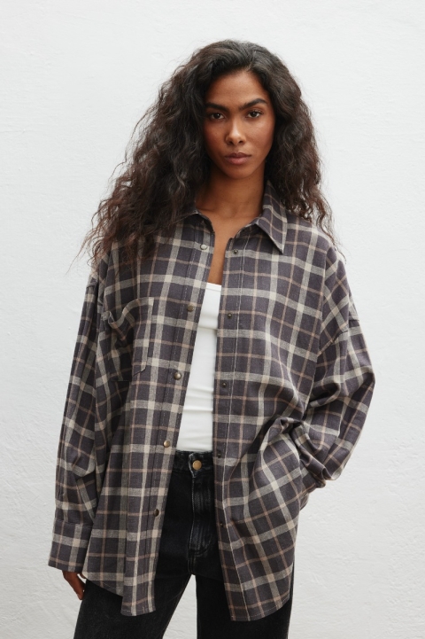 Koszula typu oversize w kratę w kolorze BRĄZOWYM - RENO 9359