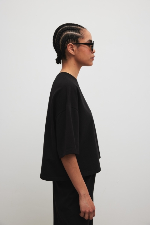 Tshirt typu oversize w kolorze BLACK - GALAXY