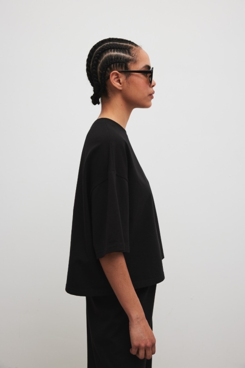 Tshirt typu oversize w kolorze BLACK - GALAXY