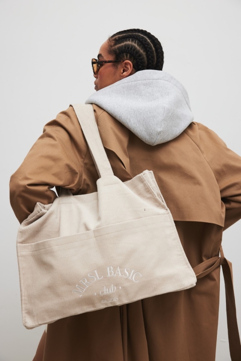 Torba typu shopper bag wykonana ze sztruksu w kolorze CLASSIC BEIGE - MRSL BASIC CLUB
