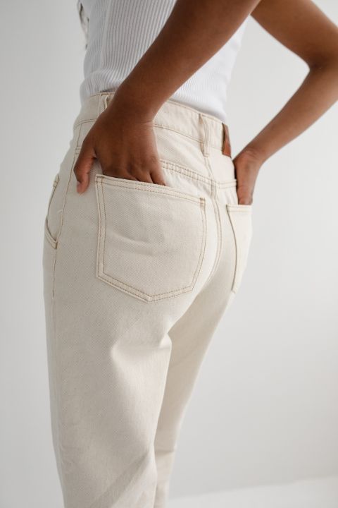 Spodnie jeansowe typu mom fit w kolorze BEIGE JEANS - JUST
