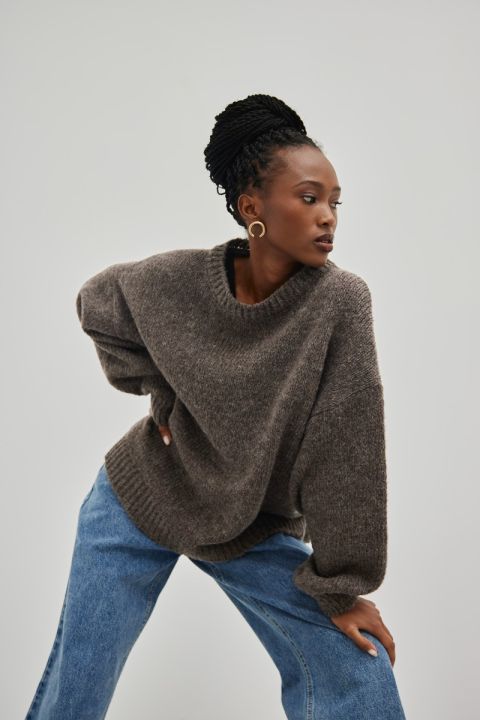 Sweter oversize z bufiastym rękawem w kolorze BROWN MELANGE   - RIVERO