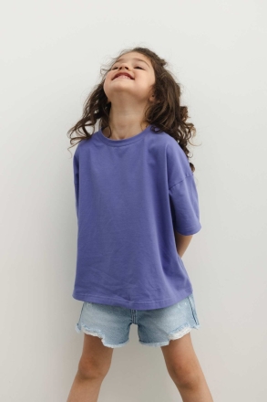 MINI t-shirt o kroju oversize w kolorze ULTRA VIOLET - CLIQUE