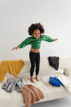 MINI Sweter oversize z bufiastym rękawem w kolorze DARK GREEN - RIVERO