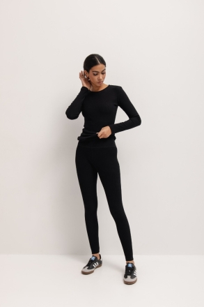 Dopasowany top z długim rękawem z dzianiny w kolorze DEEP BLACK skin peach - MOODY