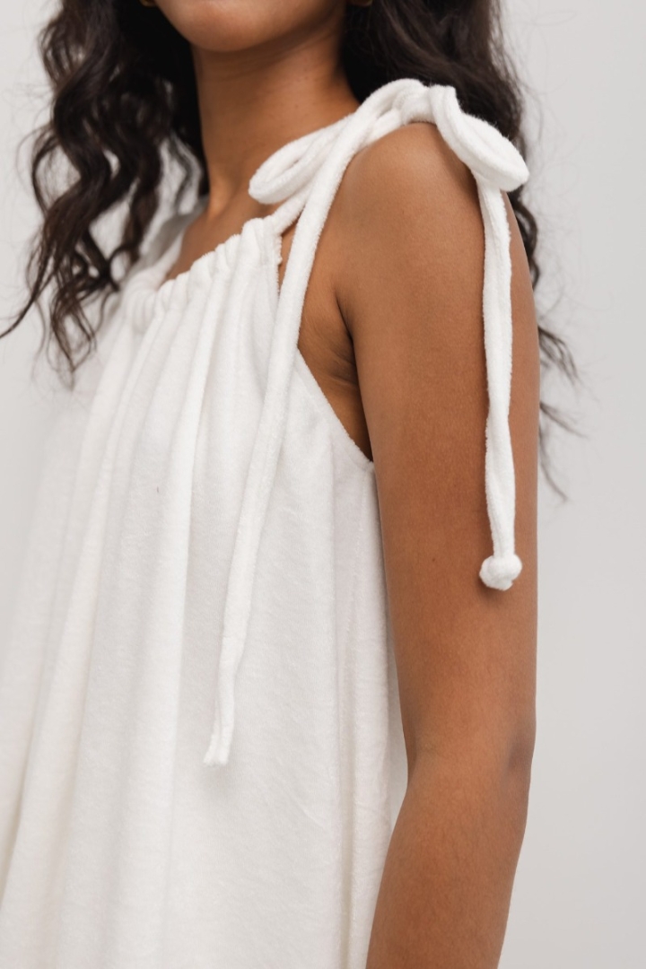 Bluzka FROTTE z wiązaniem na ramionach w kolorze CLASSIC WHITE - DAFNE Bluzka FROTTE z wiązaniem na ramionach w kolorze CLASSIC WHITE - DAFNE
