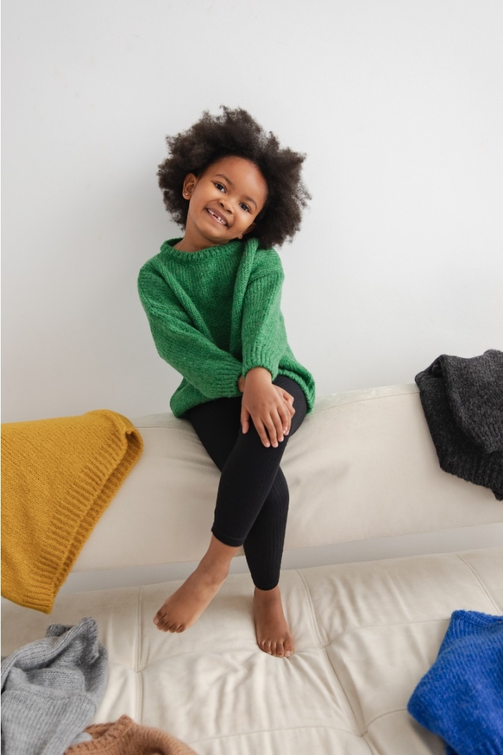 MINI Sweter oversize z bufiastym rękawem w kolorze DARK GREEN - RIVERO MINI Sweter oversize z bufiastym rękawem w kolorze DARK GREEN - RIVERO