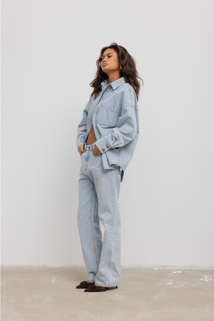 Spodnie o prostym kroju w kolorze LIGHT BLUE - REFLECT Spodnie o prostym kroju w kolorze LIGHT BLUE - REFLECT