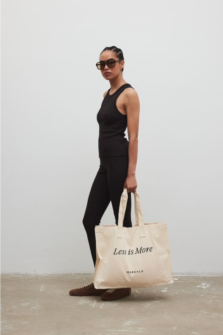 Torba typu shopper bag beżowa large size LESS IS MORE haftowana Torba typu shopper bag beżowa large size LESS IS MORE haftowana