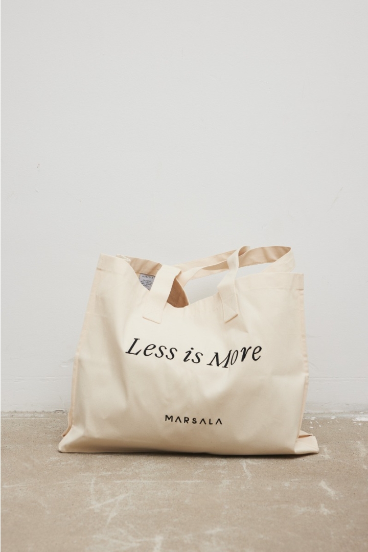 Torba typu shopper bag beżowa large size LESS IS MORE haftowana Torba typu shopper bag beżowa large size LESS IS MORE haftowana