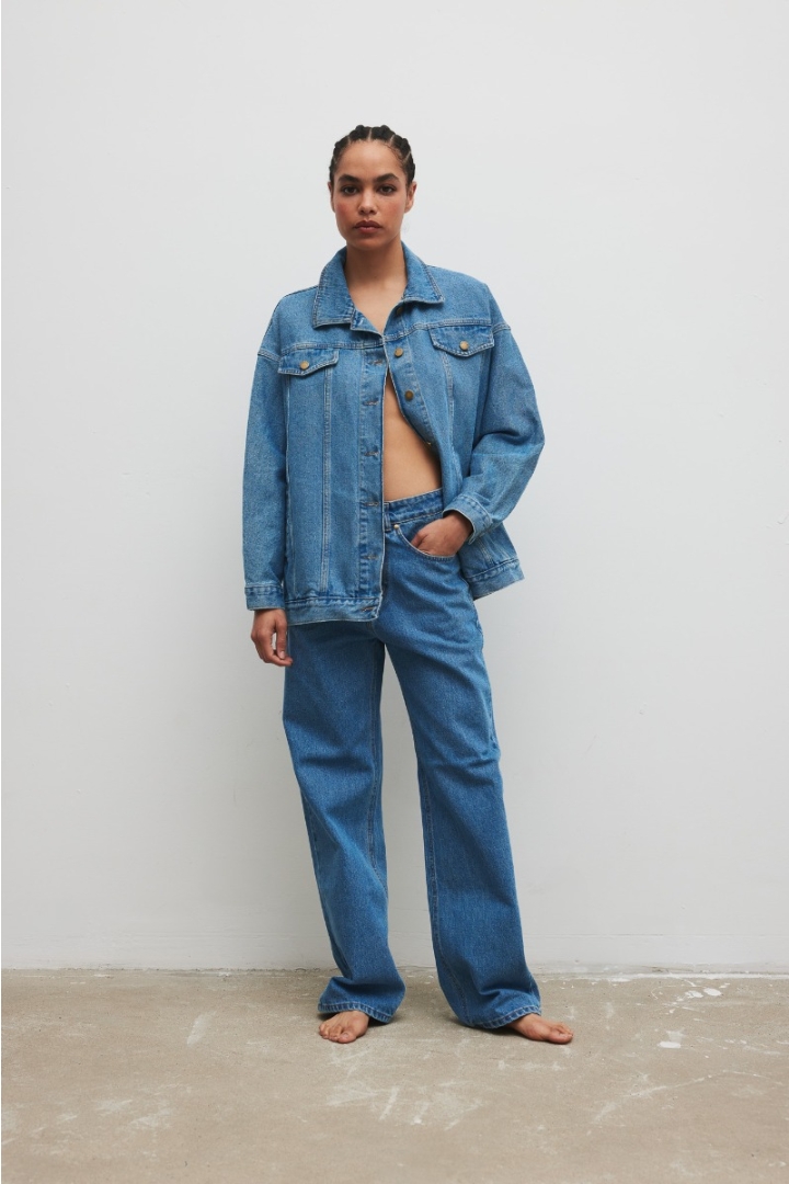 Kurtka jeansowa oversize w kolorze BLUE - BOWIE 