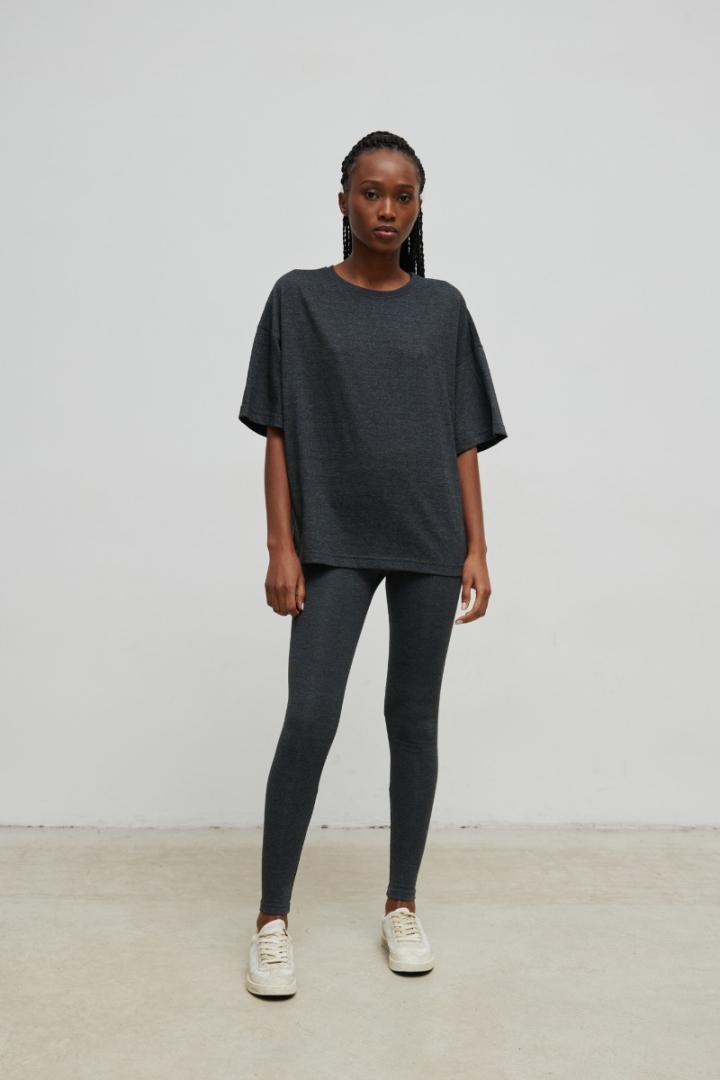 Tshirt typu oversize w kolorze GRAPHITE - ONLY Tshirt typu oversize w kolorze GRAPHITE - ONLY